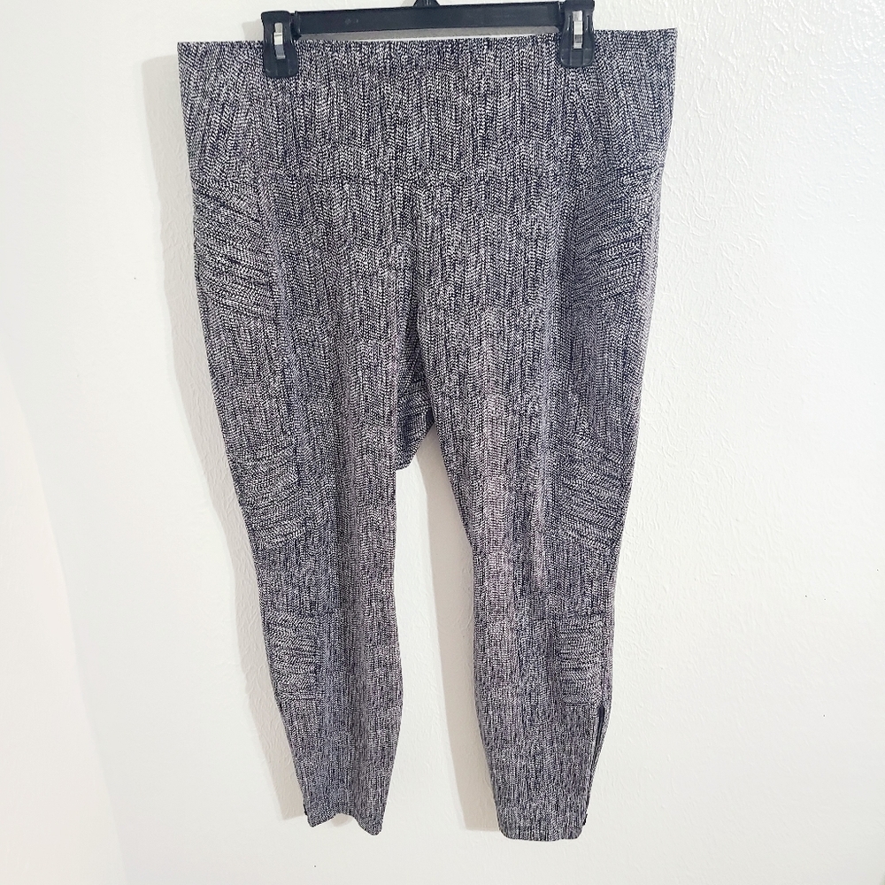 Athleta Black & White Textured Moto Tight Ankle Leggings, Size 1X